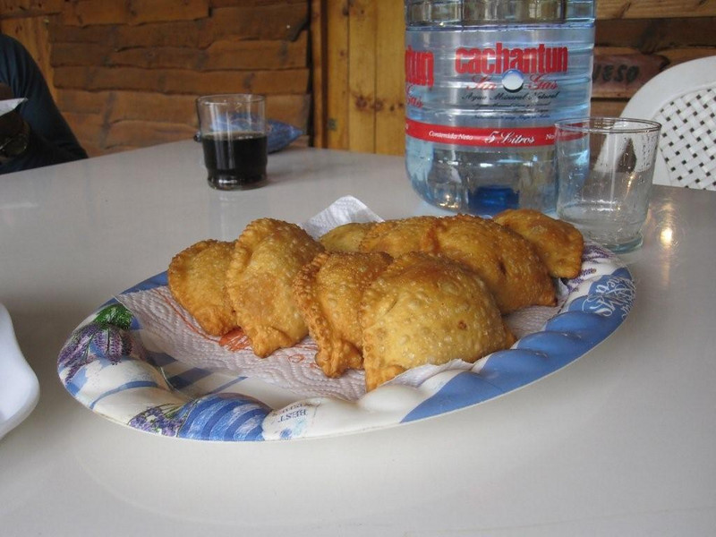 Ready to eat empanadas. Mmmm.... goood.